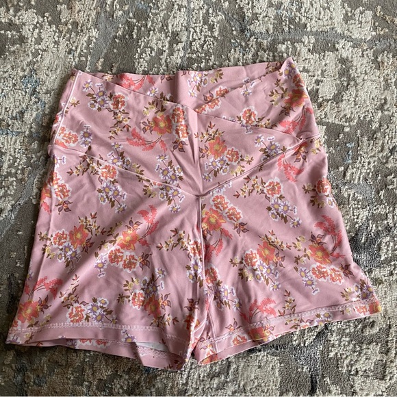 SOLD Aerie Offline Real Me Hi-Rise Pink Floral Shorties - Picture 6 of 8